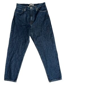 Levi High Waisted Mom Jean Dark Wash Size 31